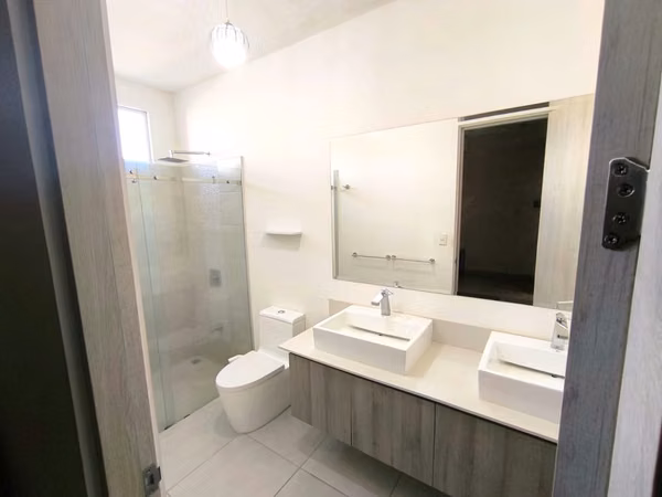 LA ARBOLEDA – BELÉN | Casa Esquinera · Alquiler o Venta · Mudanza Inmediata