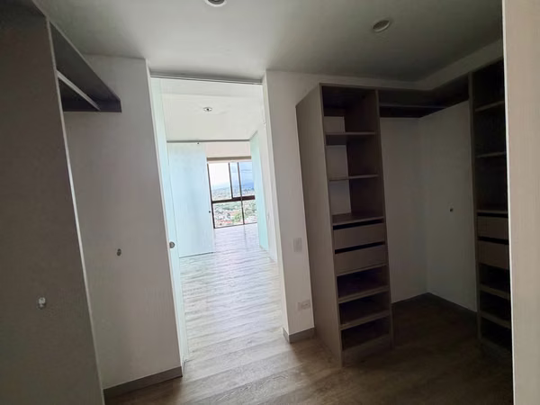 VENTA DE APARTAMENTO EN TORRE NEST - FRESES -CURRIDABAT