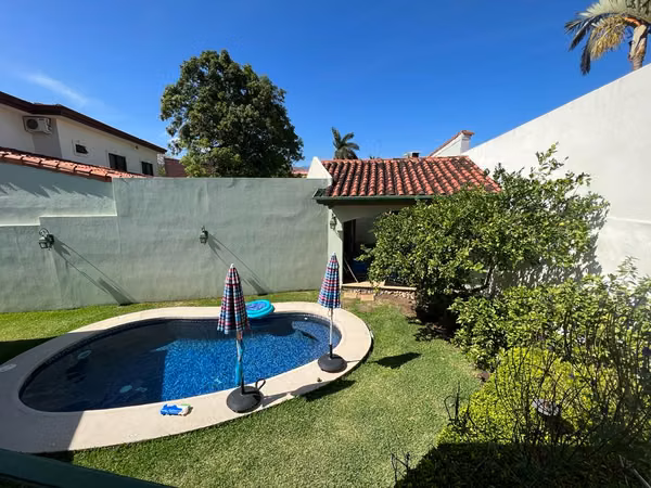 Splendid and Spacious House with Pool in Exclusive Area, Ciudad Cariari.
