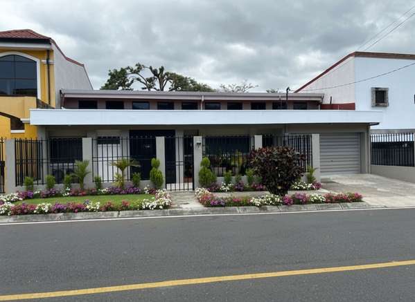 House in Lomas de Ayarco, Curridabat for sale