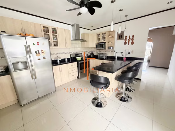 Casa en Condominio cerca de Salida SJ, Cartago