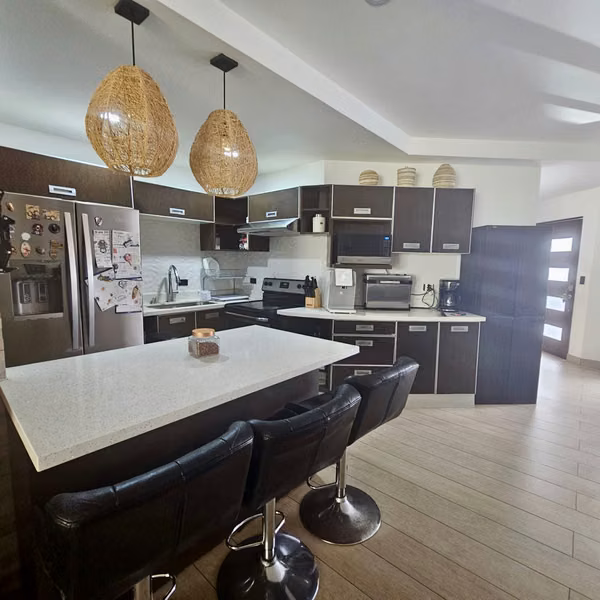 Casa en Venta Santa Ana Río Oro 5 Hab en Condominio