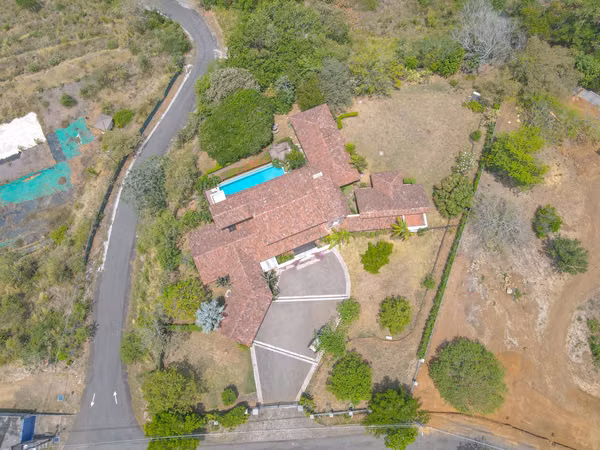 Casa de Lujo en La Guácima, Villas del Arroyo | 5048 m² , 800 m² Construcción, Piscina y Vistas