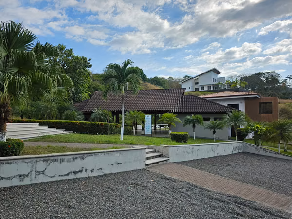 Lote de Playa condominio Villa Leona Punta Leona…a 1h de San Jose
