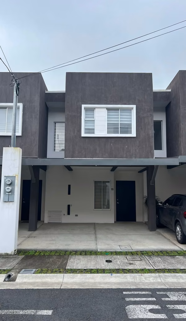 SE VENDE CIPRESES ESTA HERMOSA CASA EN CONDOMINIO