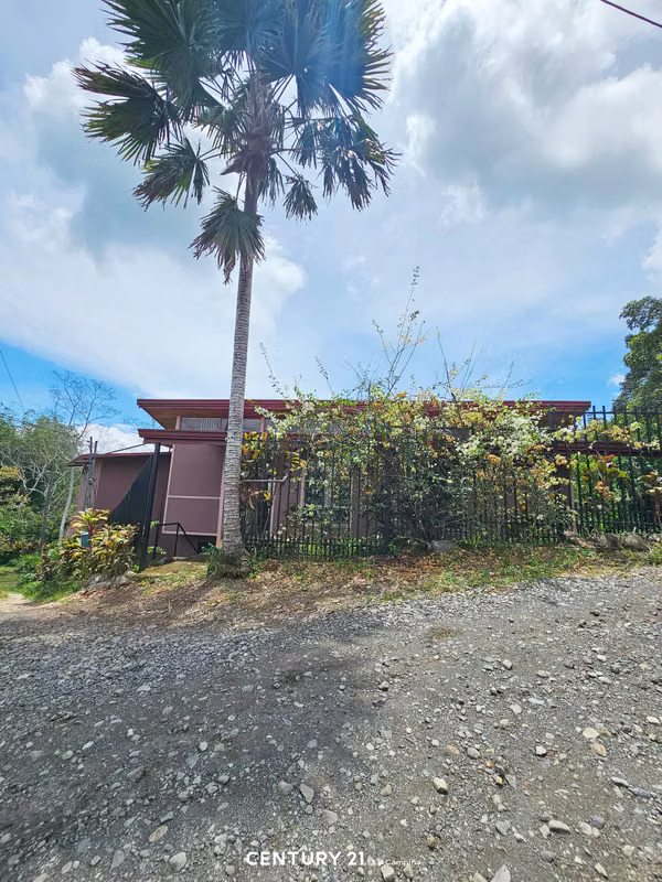 Country house for sale in El Carmen de La Suiza, Turrialba, Cartago.