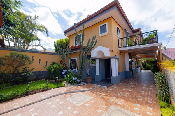 Se Vende Casa en San Rafael de Heredia, Concepción MP
