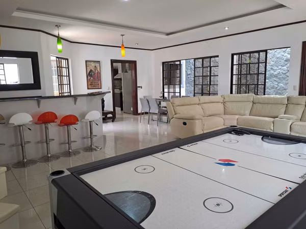 Casa de lujo en Santo Domingo de Heredia con piscina