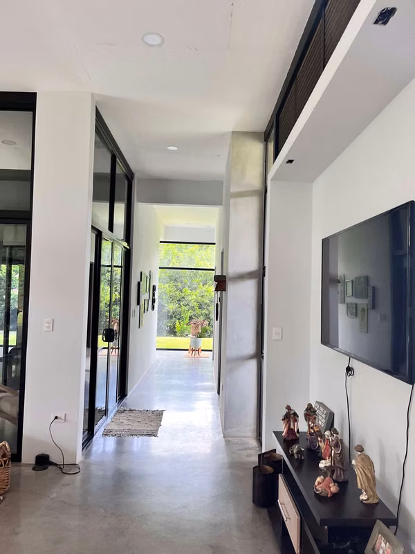 Vendo casa preciosa en Quintas del Trópico Guapiles