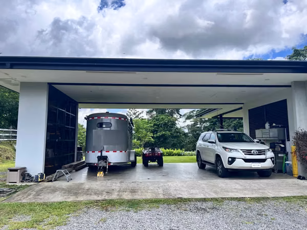 Vendo casa preciosa en Quintas del Trópico Guapiles