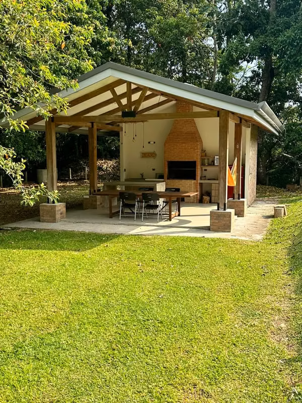 Vendo casa preciosa en Quintas del Trópico Guapiles