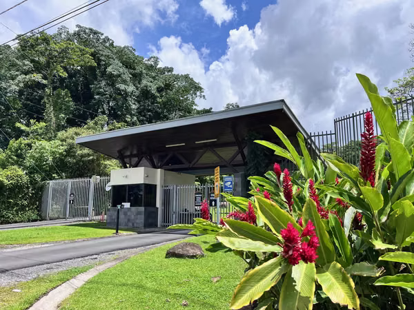 Vendo casa preciosa en Quintas del Trópico Guapiles