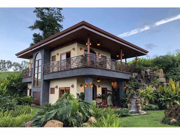 VENDO Villas, Condominio Arenal Hills, San Ramón, Alajuela