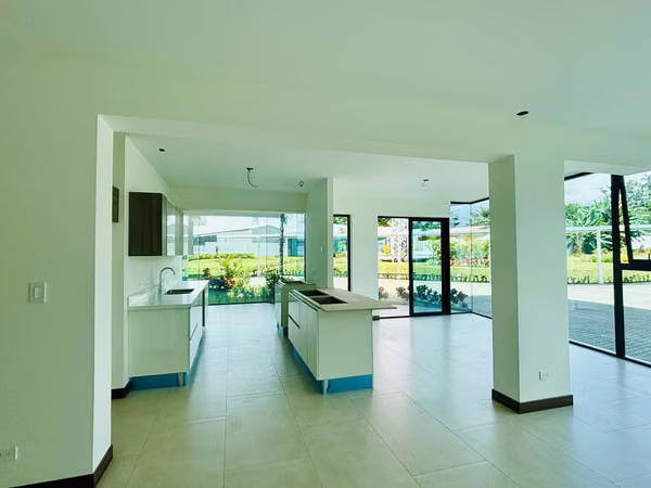 Rental apartment in condominium in Escazú, for premiere