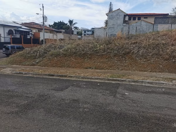424 Lomas de Ayarco, Precioso Lote