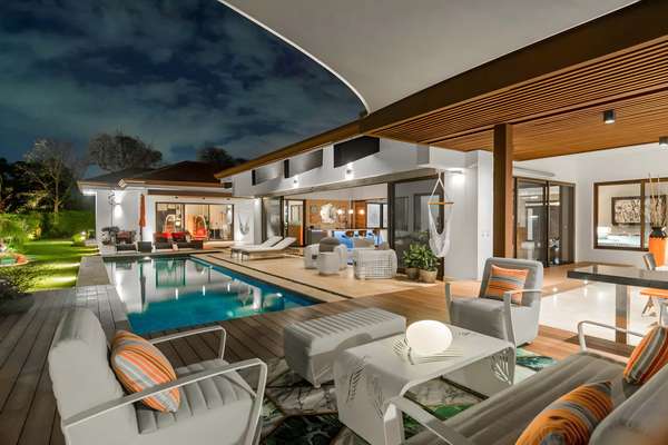 Luxury Residence for Sale in Santa Ana
