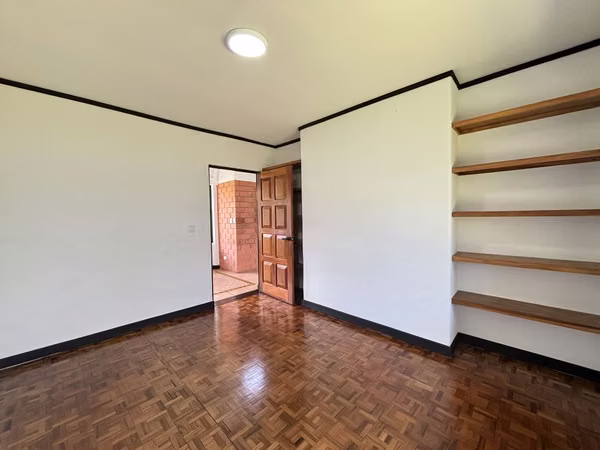 Casa en Moravia estilo Mediterráneo en condominio 4 habitaciones una planta
