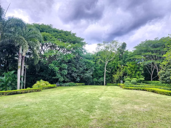 Green Paradise Hacienda del Sol Santa Ana
