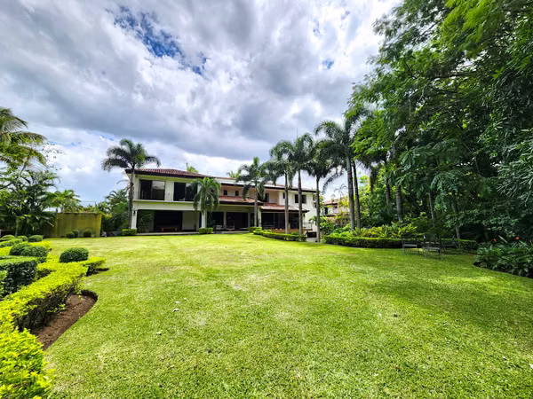 Green Paradise Hacienda del Sol Santa Ana