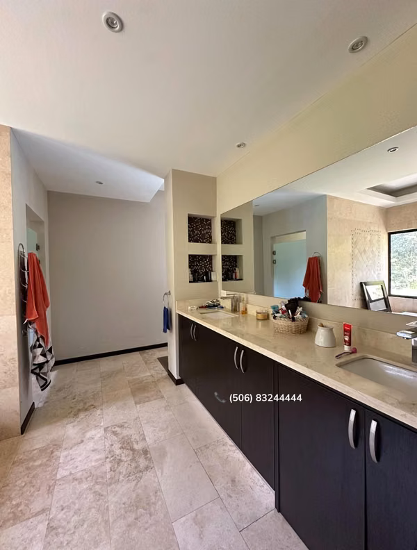 VENTA DE CASA EN LA GUACIMA