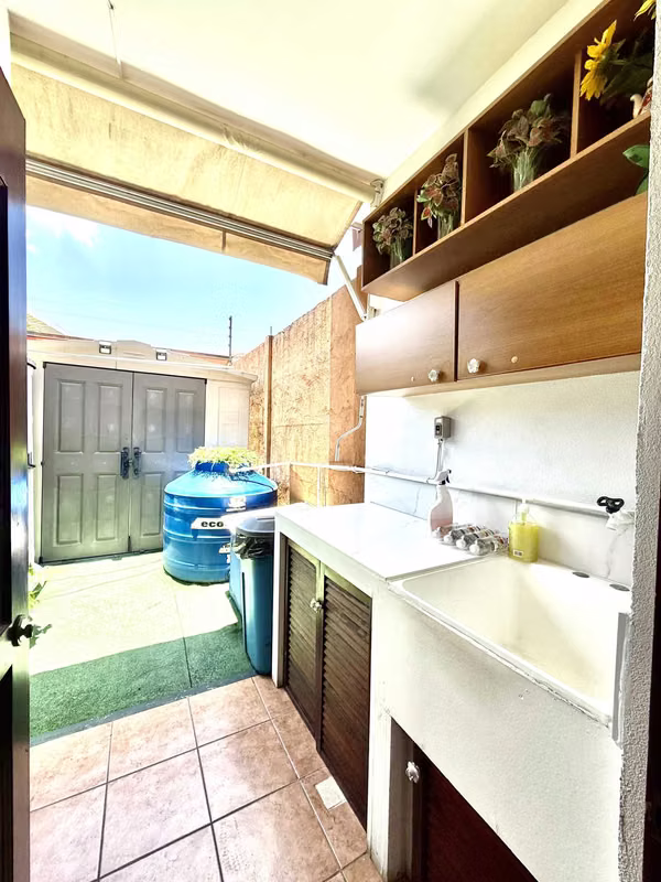 Casa de Tres Dormitorios - Exclusivo Condominio Villas de Venecia - Ayarco Sur