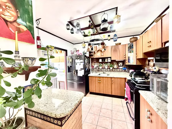 Casa de Tres Dormitorios - Exclusivo Condominio Villas de Venecia - Ayarco Sur