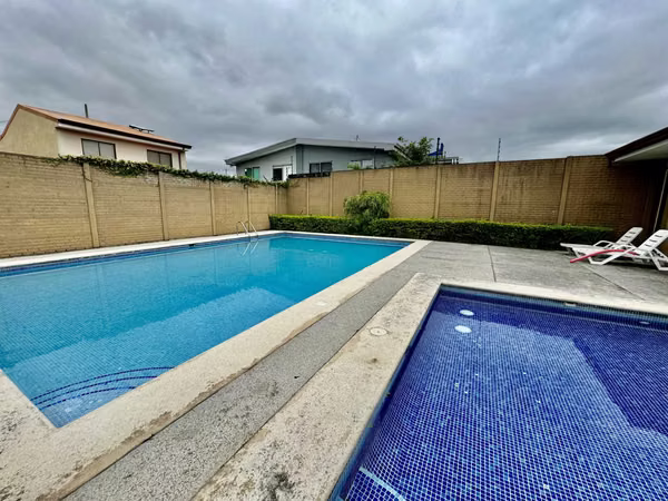 Casa de Tres Dormitorios - Exclusivo Condominio Villas de Venecia - Ayarco Sur