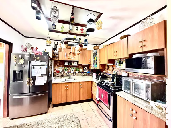 Casa de Tres Dormitorios - Exclusivo Condominio Villas de Venecia - Ayarco Sur