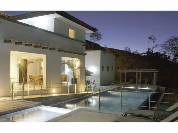 VENDO Impresionante Lote en el Condominio Cerro Colón
