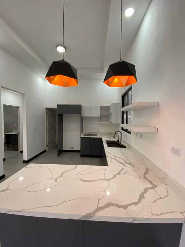 Casa en venta en Atenas, nueva y segura