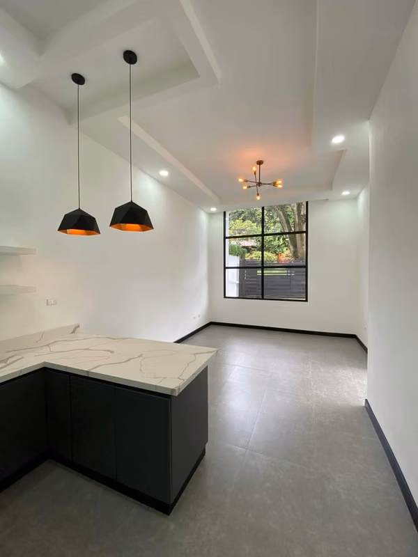 Casa en venta en Atenas, nueva y segura