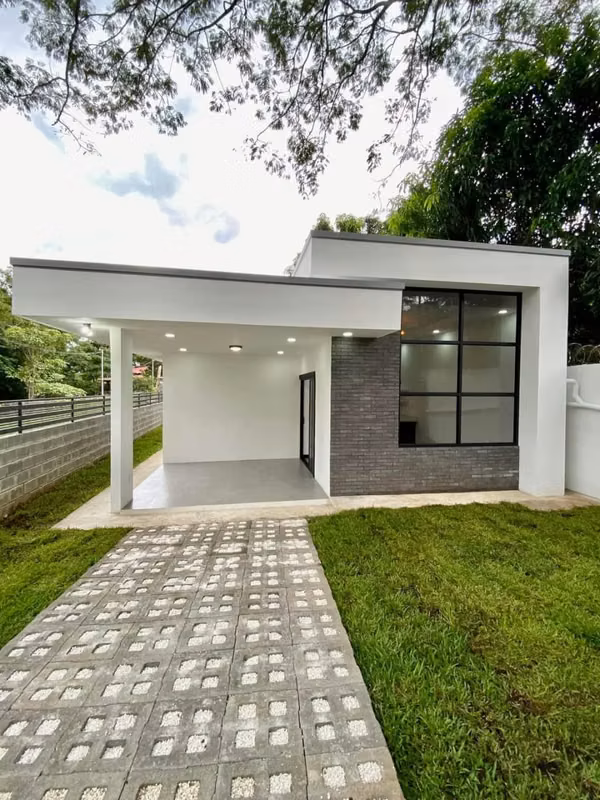 Casa en venta en Atenas, nueva y segura