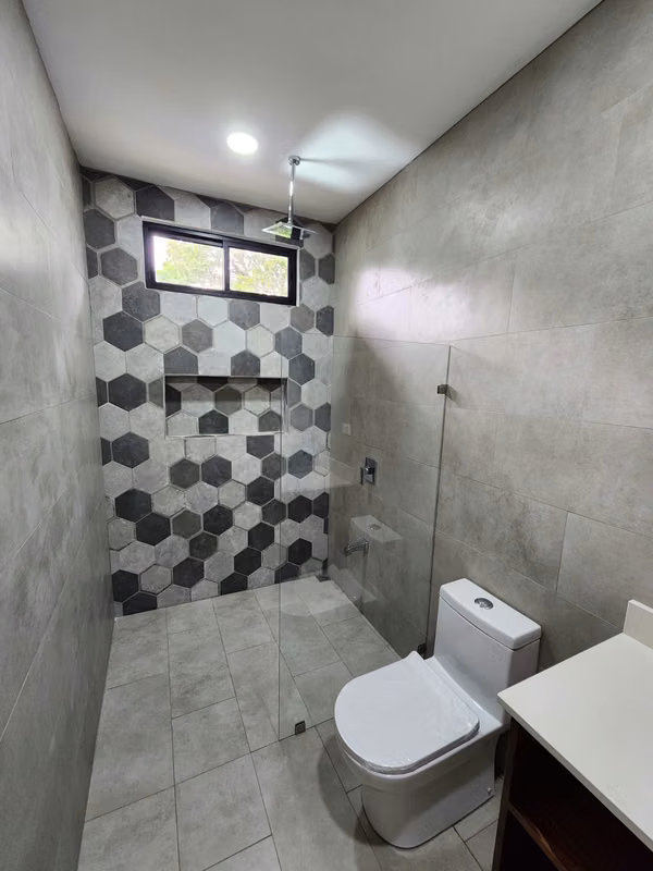 Casa en venta en Atenas, nueva y segura