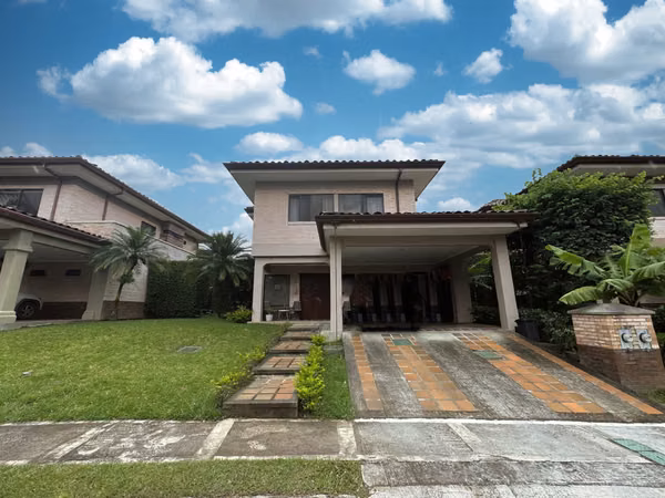 ALQUILER DE CASA EN CONDOMINIO - SANTA ANA