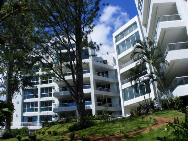 Venta condominio, Escazú, Jaboncillo, Condominio, en lindo edificio. REBAJADO !!