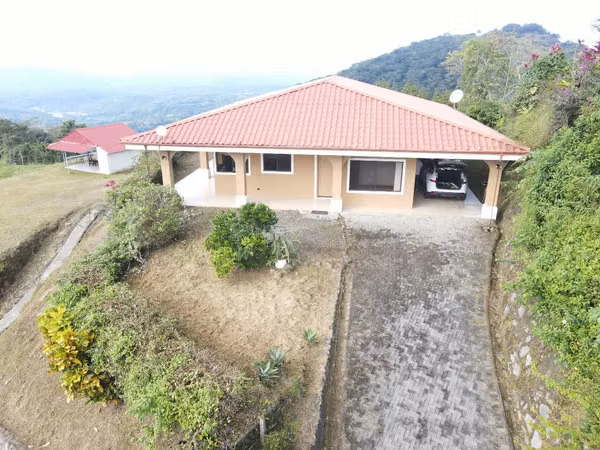 Casa en venta en Orotina, Residencial Vista Mar, con vistas al océano