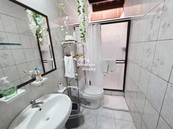 Venta de casa independiente, Avenida Principal, San Rafael de Escazu