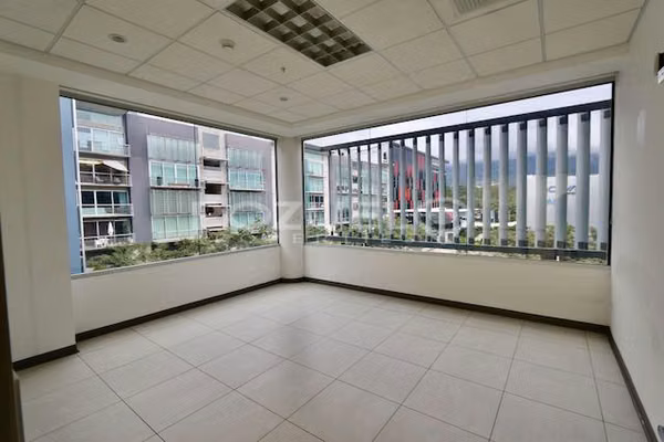 Alquilo oficina en Avenida Escazu