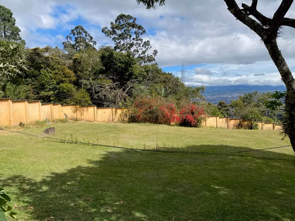 Spectacular land in the mountains of San Antonio de Escazú... 5631