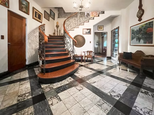 Se vende Propiedad con Uso de Suelo Mixto en Aranjuez, San José (MA).