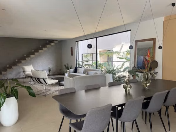 4 HABITACIONES. Planta baja, Piscina  En Heredia FRANCOSTA