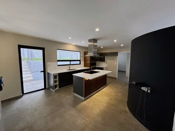 VENTA DE LUJOSA CASA INDEPENDIENTE - ESCAZÚ