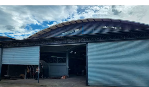 Alquiler de Bodega Industrial 796.90m2 - Barrio San José ID5649