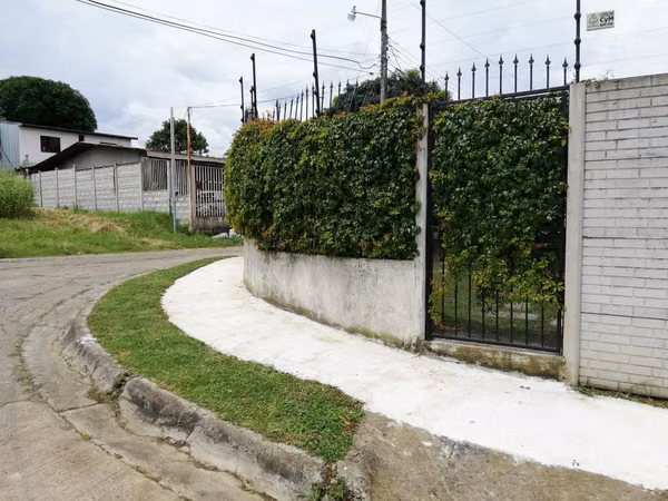 VENTA DE CASA EN RESIDENCIAL EN TURRUCARES, ALAJUELA#5661