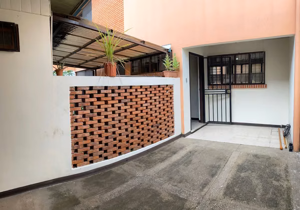 SE VENDE DOS CASAS INDEPEDIENTES EN ZAPOTE