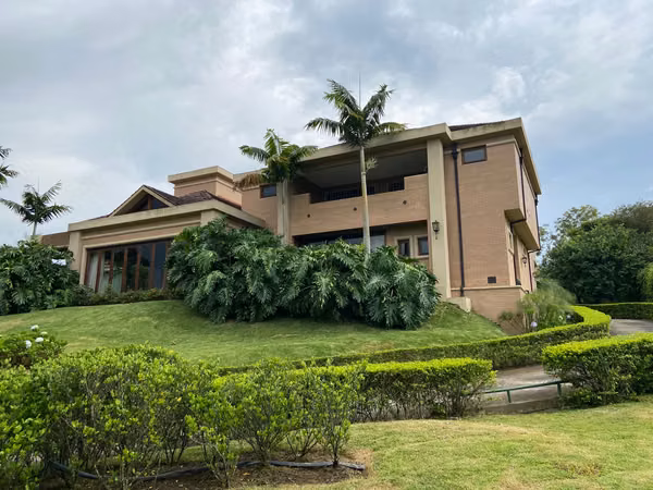 OFERTA!! Venta de casa en condominio Monterán, 3848