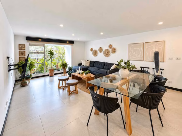 Furnished Apartment for Sale in Condominium, Santa Ana