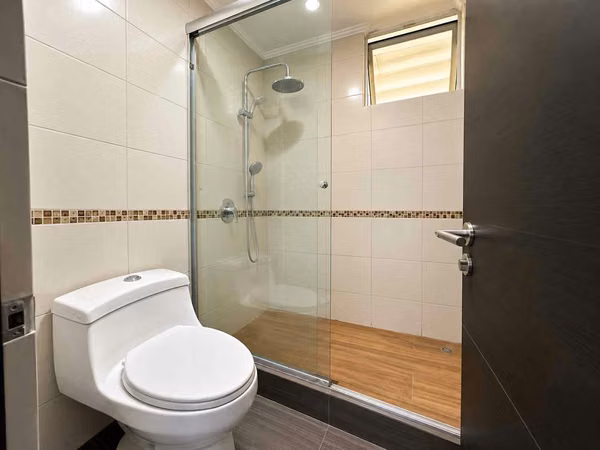 Venta de Apartamento Amoblado en Condominio, Santa Ana