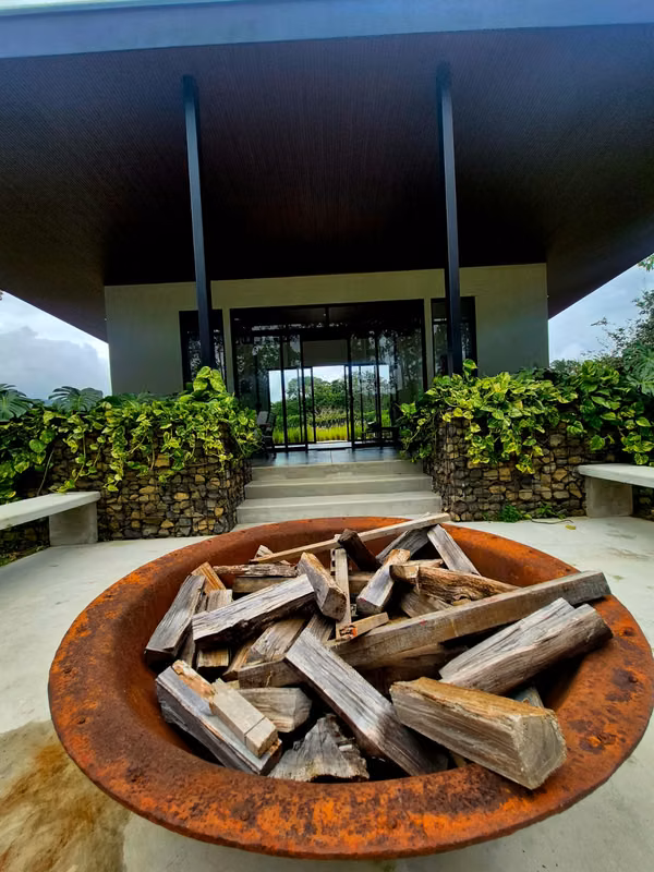 OPORTUNIDAD/ terreno/casa junto al lago de Cachí, Cartago