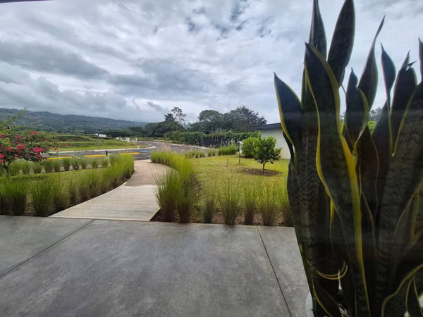 OPORTUNIDAD/ terreno/casa junto al lago de Cachí, Cartago